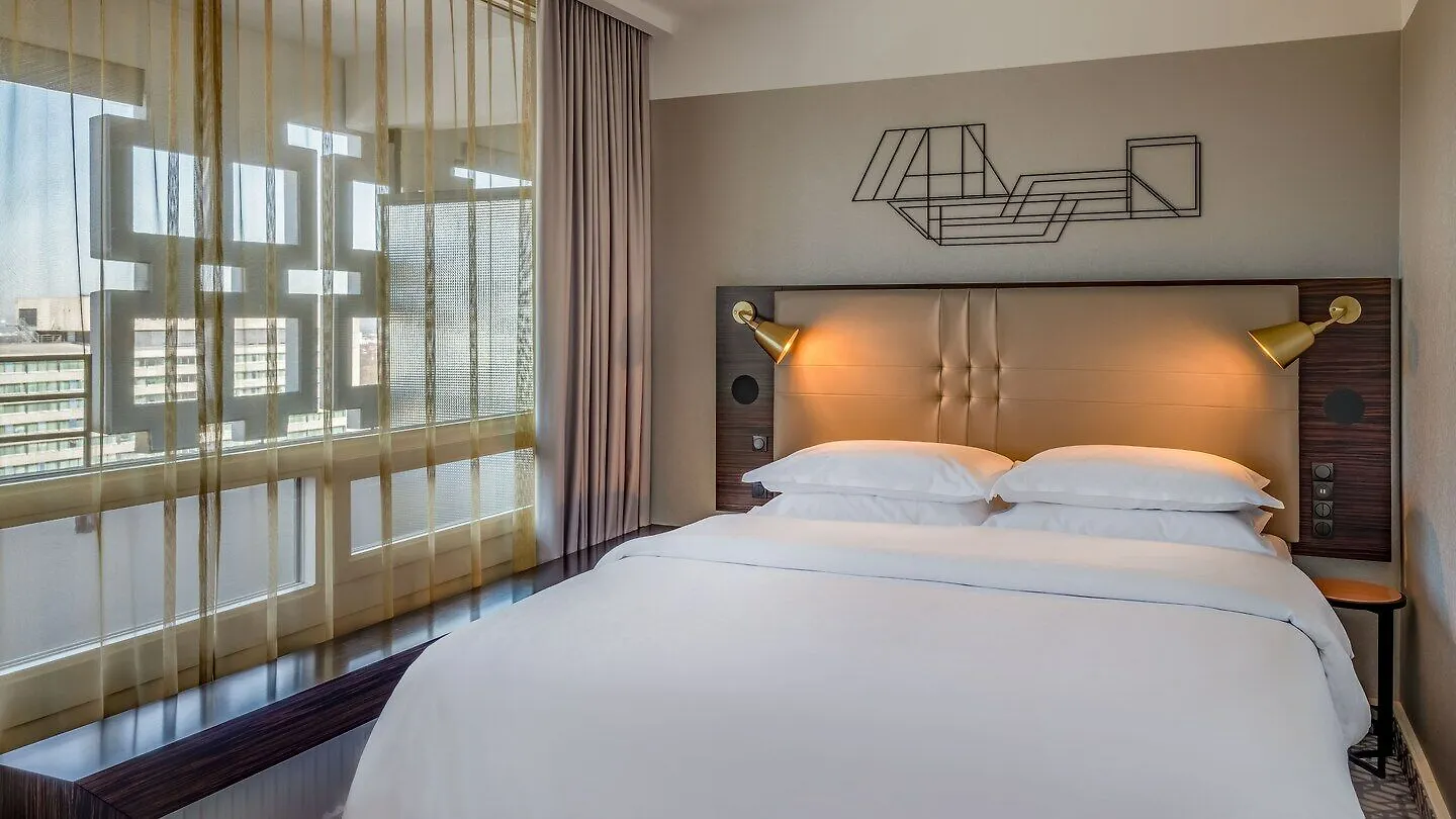 Four Points By Sheraton Munich Arabellapark 4*,