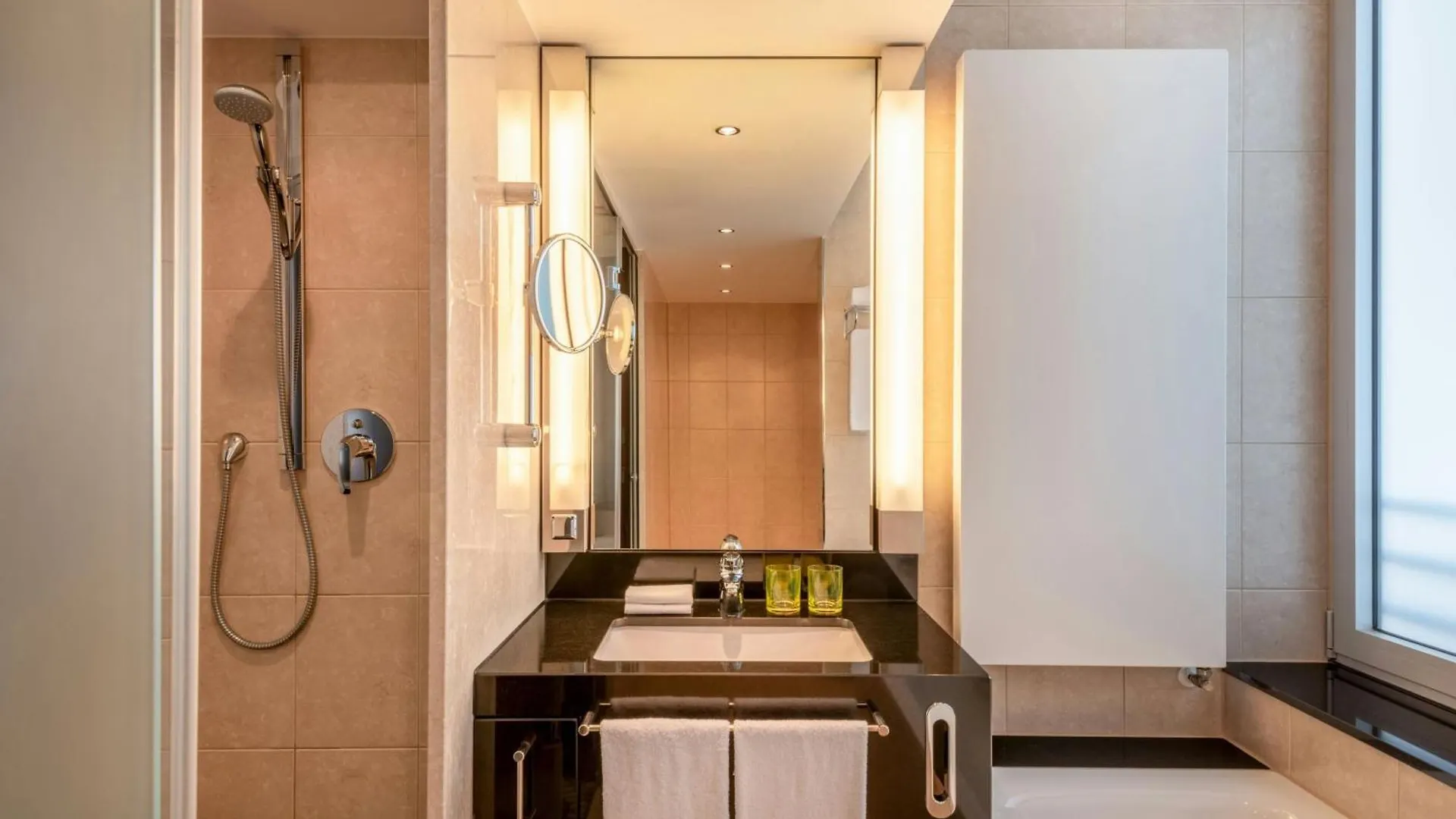 Hotel Four Points By Sheraton Munich Arabellapark